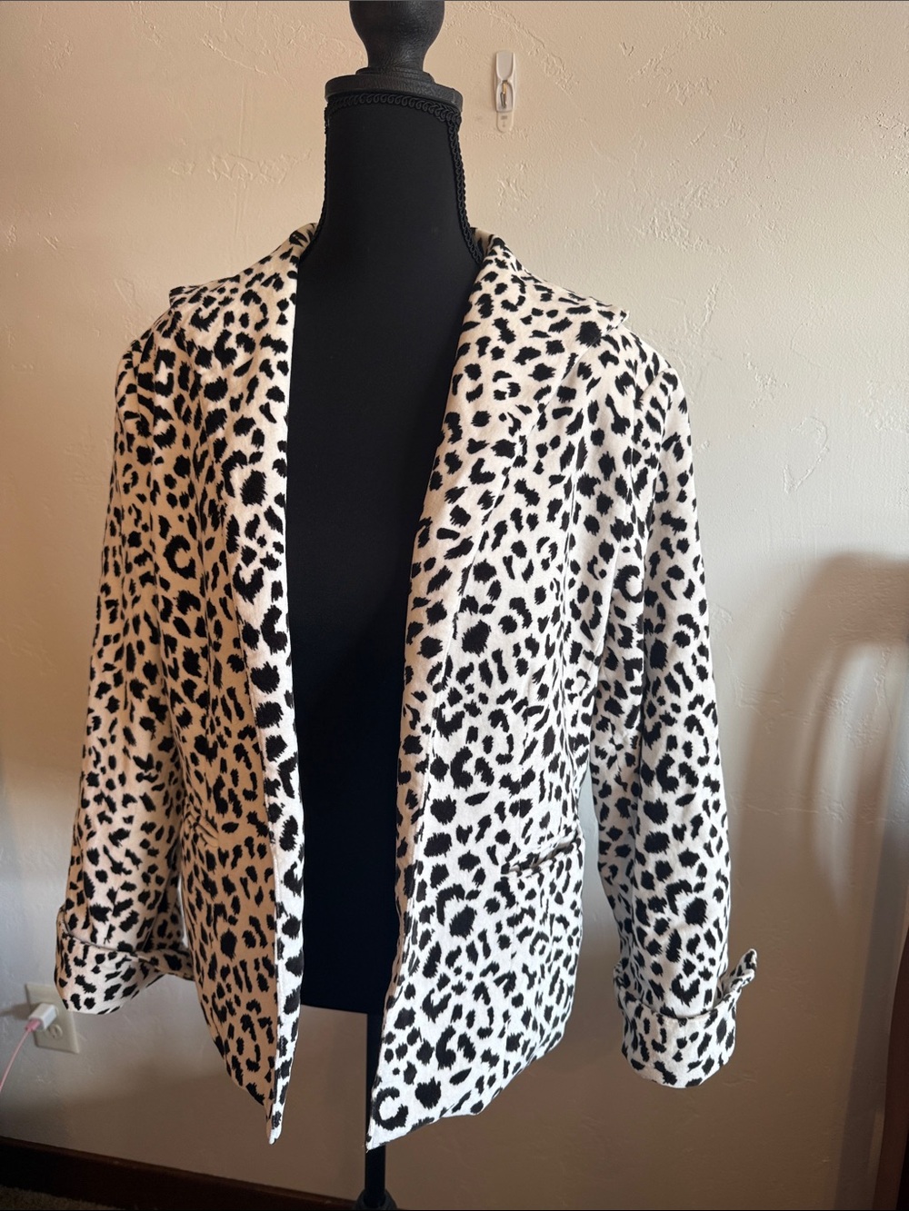Neiman Marcus Black & White Leopard-Print Open Blazer